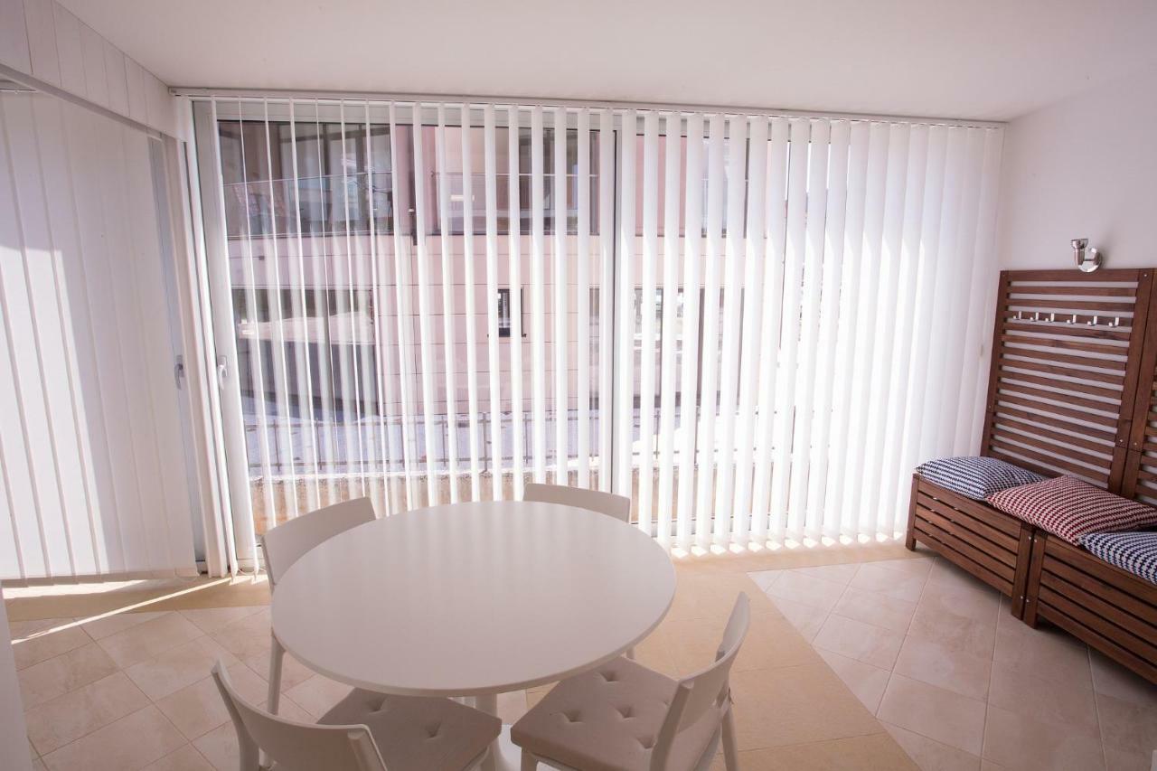 Downtown Beach Apartments Umag Extérieur photo