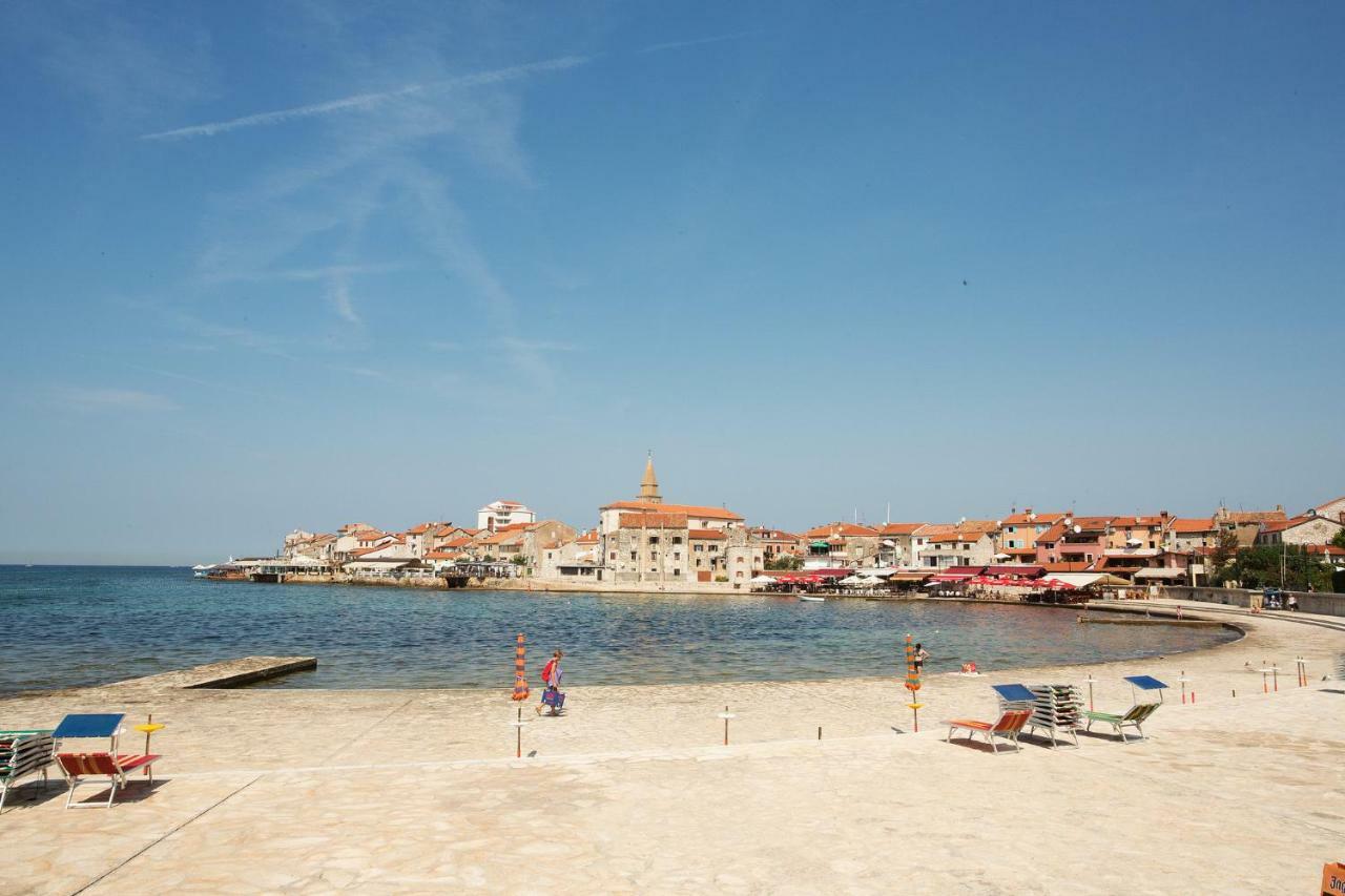 Downtown Beach Apartments Umag Extérieur photo